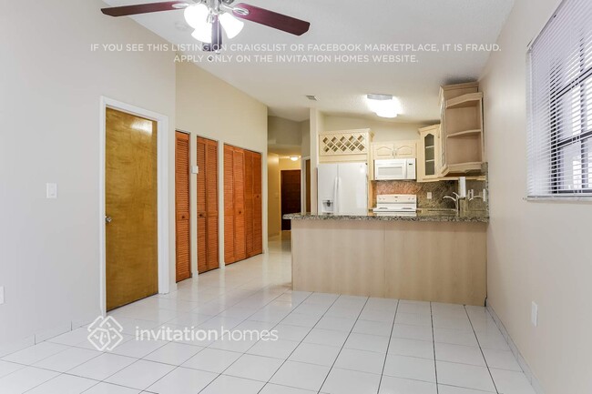 Building Photo - 2522 W 72nd St