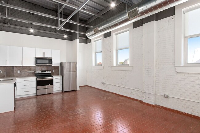 Building Photo - 1108 E 30th St
