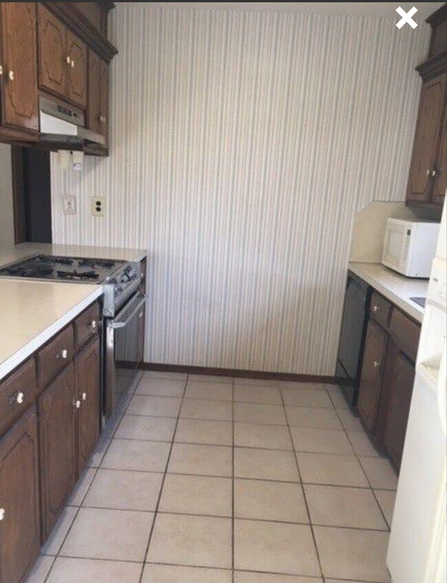 Foto del edificio - 203 Timbercrest Ct