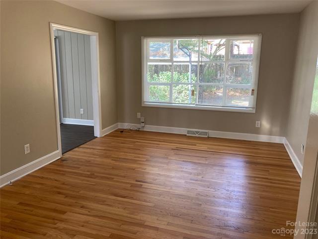 Building Photo - 1332 Grovewood Dr