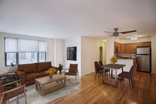 Foto del edificio - 525 W Oakdale Ave