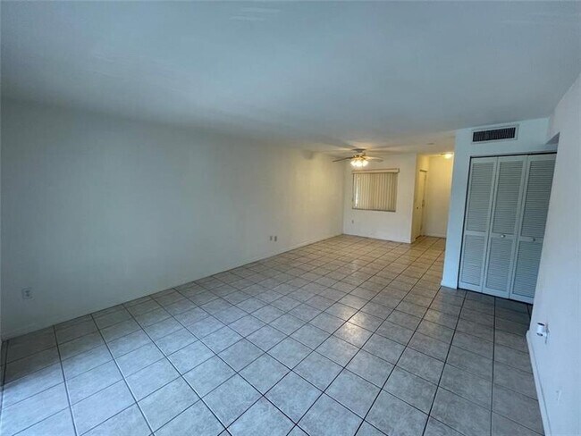 Building Photo - 7440 Miami Lakes Dr