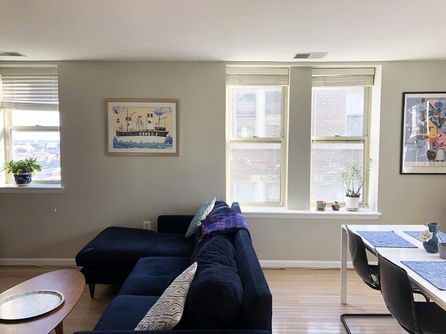 Building Photo - 1308 Clifton St NW