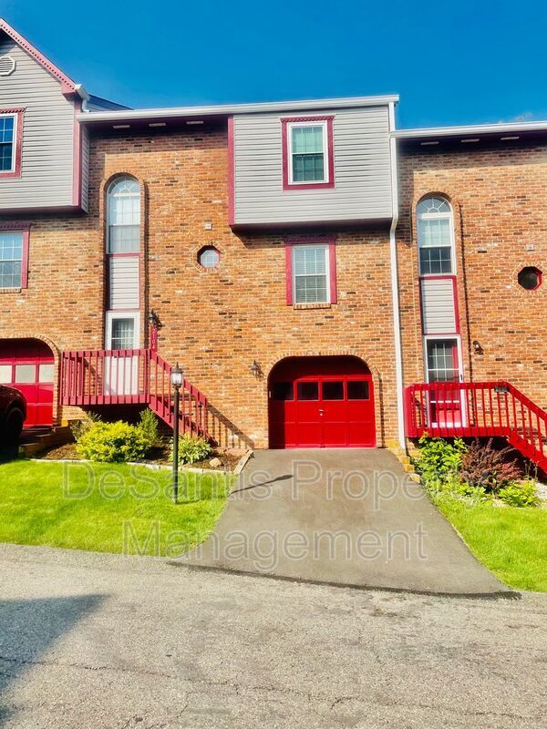 Foto del edificio - 2104 Timberglen Dr