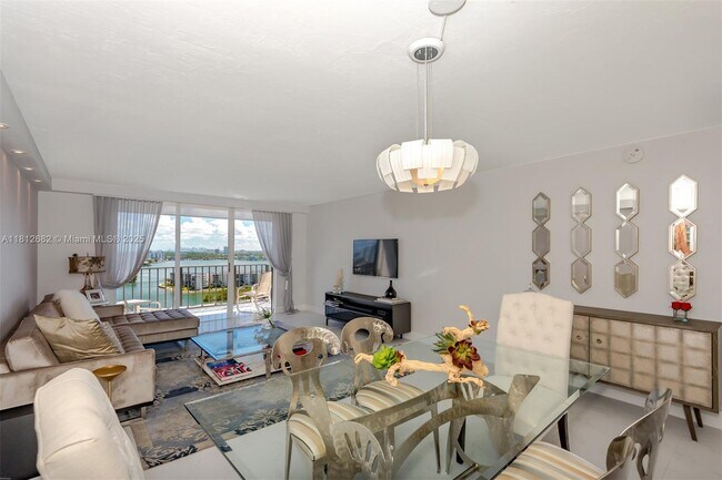 Foto del edificio - 18151 NE 31st Ct