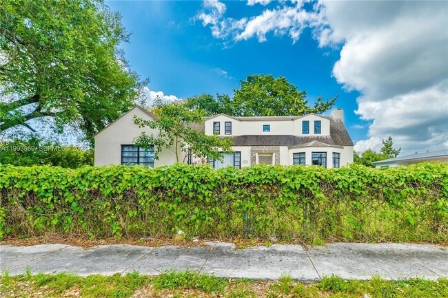 Foto del edificio - 1238 NE 112th St