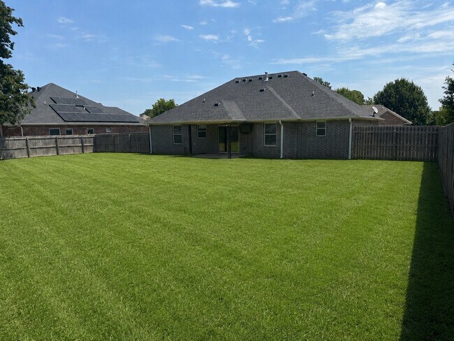 Foto del edificio - 489 North Drewrys Bluff Drive