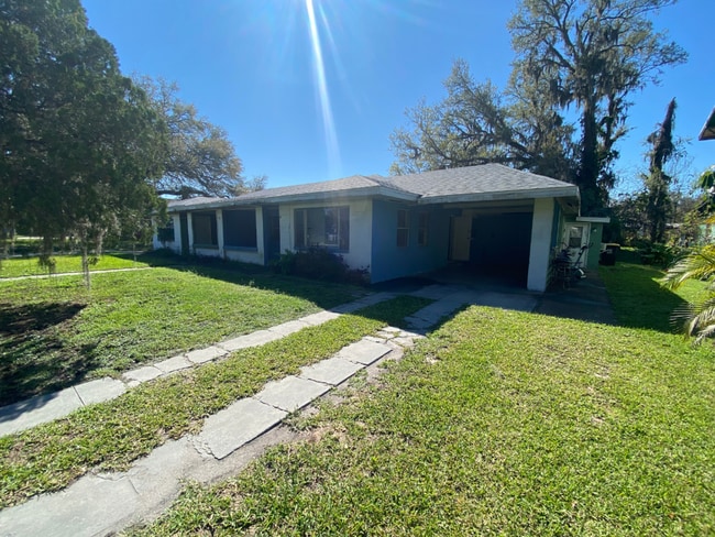 Building Photo - 2529 Tanglewood St