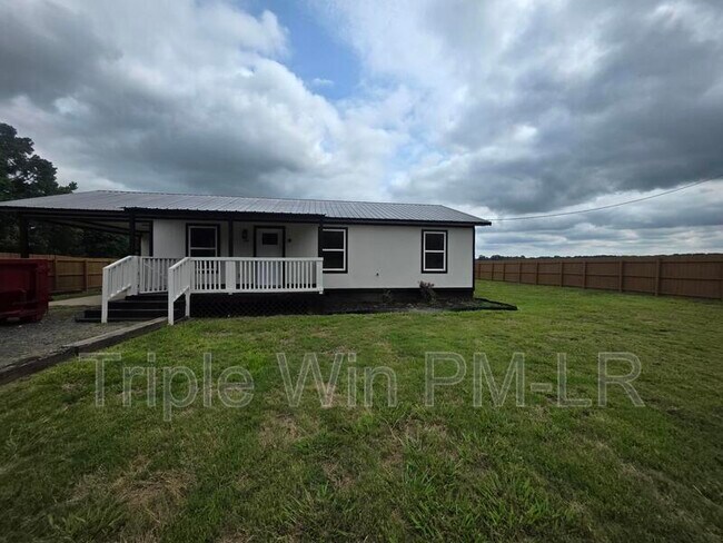Foto del edificio - 236 Vernon Harvey Rd