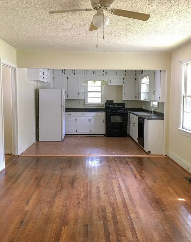 Foto del edificio - 3212 Harrison Rd