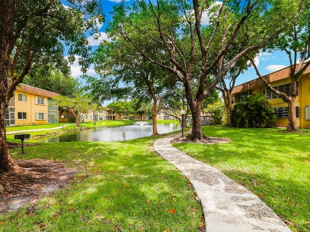 Foto principal - 5120 SW 40th Ave