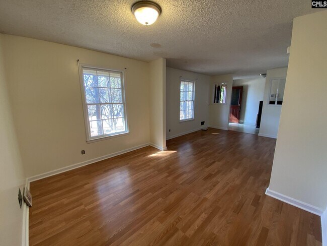 Building Photo - 137 Pebble Brook Rd