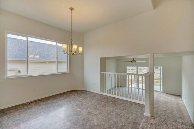 Foto del edificio - 2120 Orchard Bloom Dr