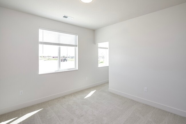 Second Bedroom - Arno at Coventry