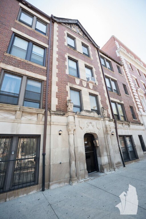 Primary Photo - 3345 N Marshfield Ave