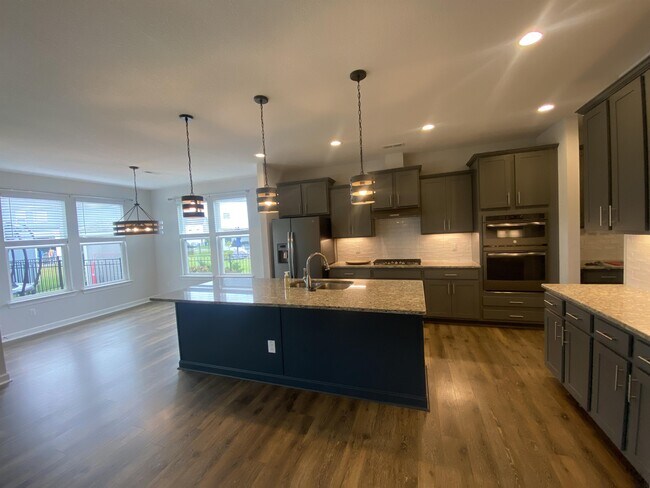 Building Photo - 2928 Kingsfield Dr