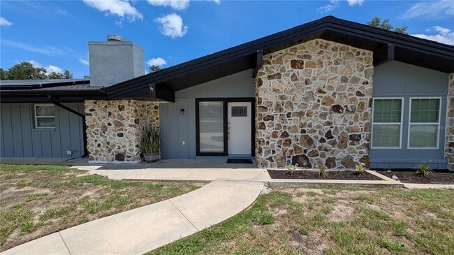 Building Photo - 303 E Pomelo St