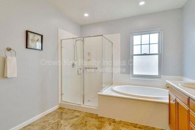 Building Photo - 171 W Santa Barbara Way