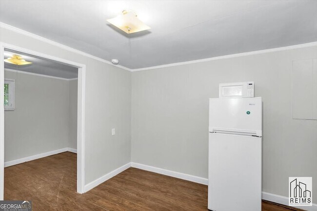 Foto del edificio - 1926 Howard Ave