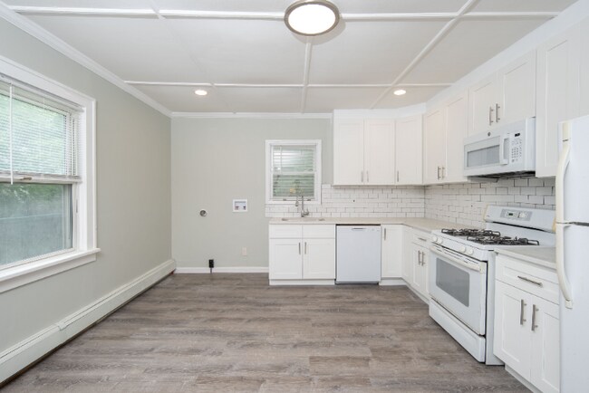 Building Photo - 14 108th St
