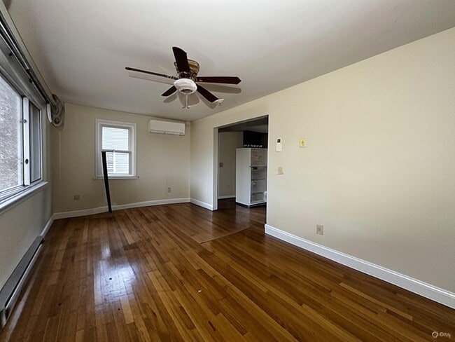 Building Photo - 108 Chesterfield Rd