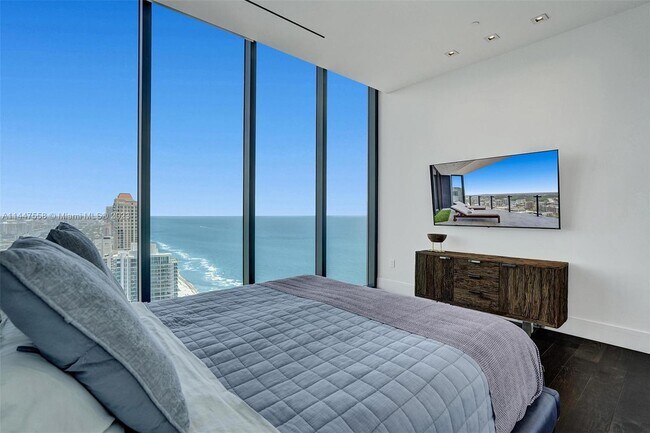 Building Photo - 17141 Collins Ave