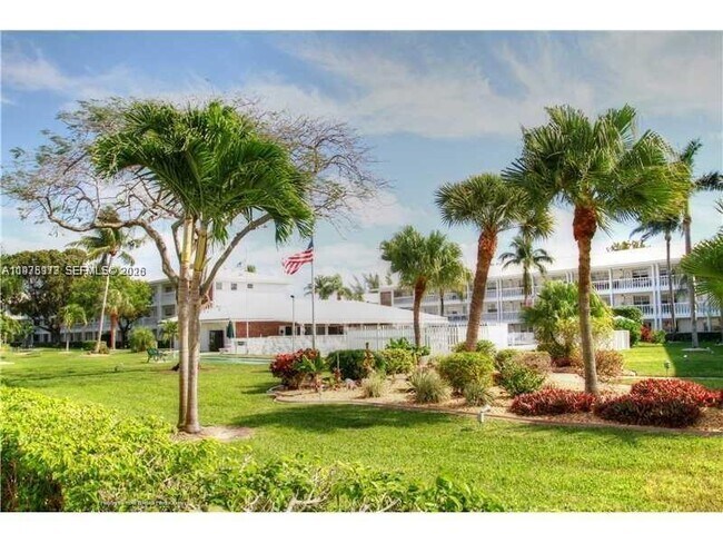 Building Photo - 5200 NE 24th Terrace