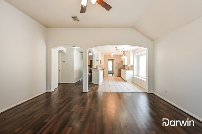 Foto del edificio - 8003 Sports Haven Dr