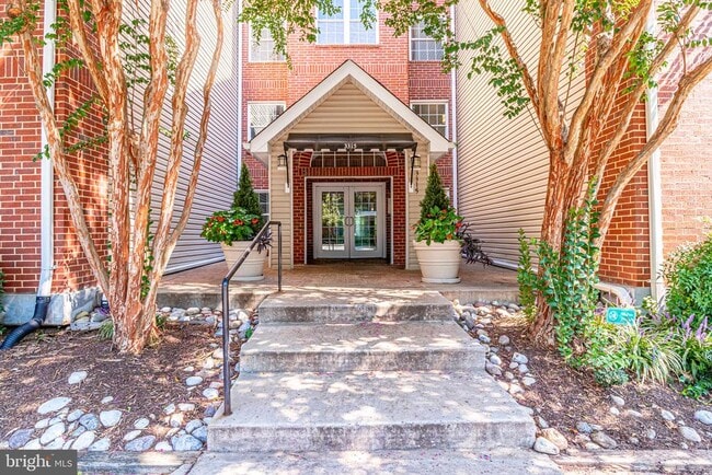 Building Photo - 3315 Wyndham Cir