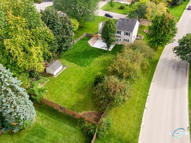 Building Photo - 802 River Oaks Ct