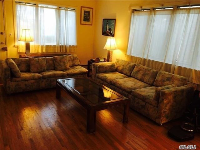 Foto del edificio - 76-15 171st St