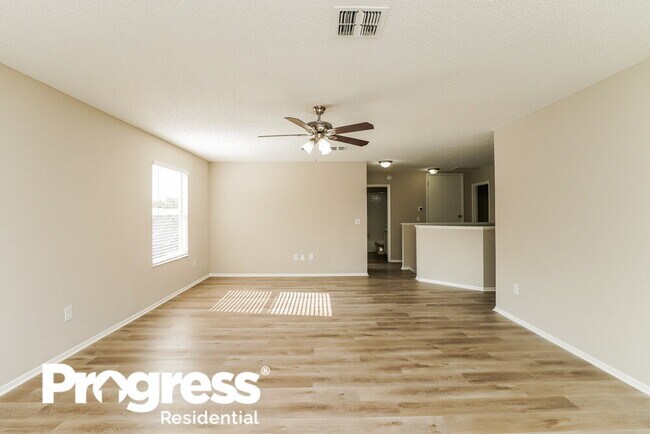 Building Photo - 90 Knights Hollow Dr