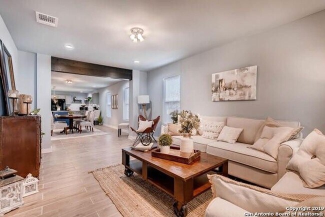 Foto del edificio - Adorable 3 bedroom 2 bath Minutes from N S...