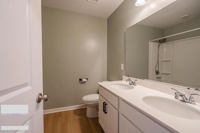 Building Photo - 242 Enclave Wy