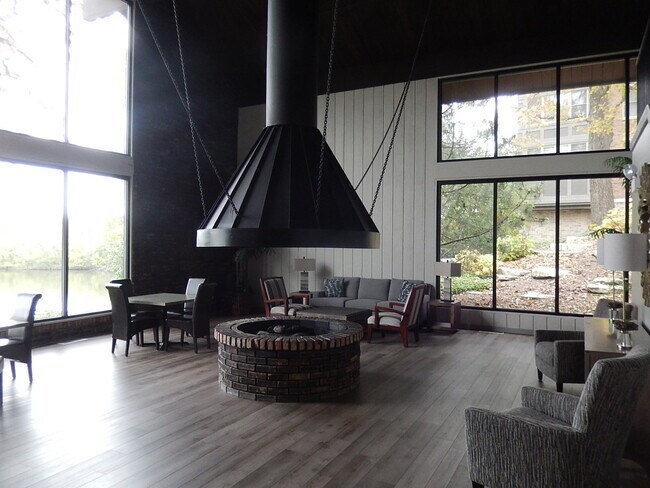 Foto del edificio - 120 Lakeview Dr