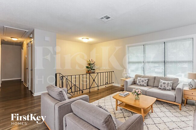 Foto del edificio - 917 Montclair Dr