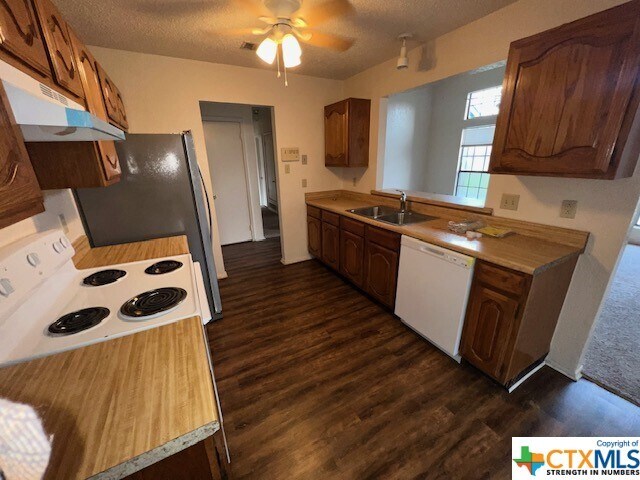 Building Photo - 2012 Kingwood Dr