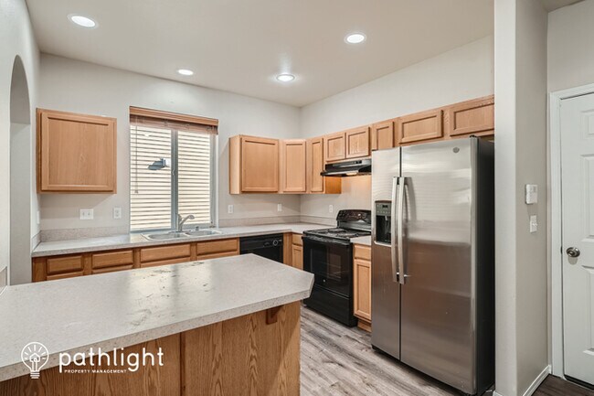 Foto del edificio - 18012 17Th Avenue Court E, Spanaway, WA, 9...