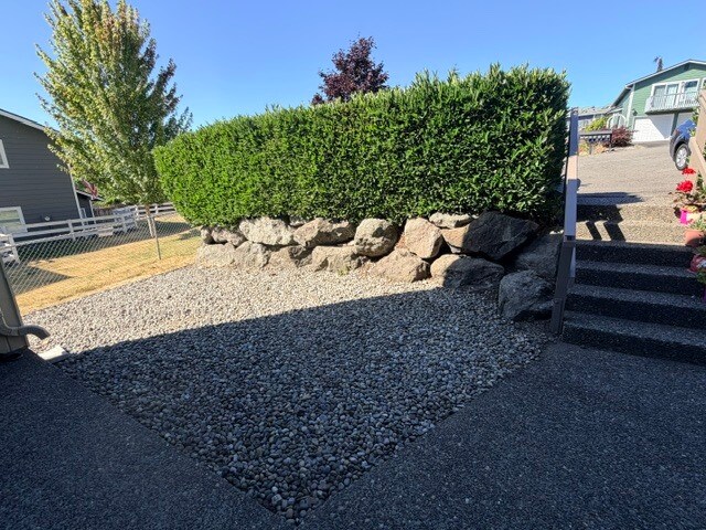 Jardín delantero - 21414 5th Pl S