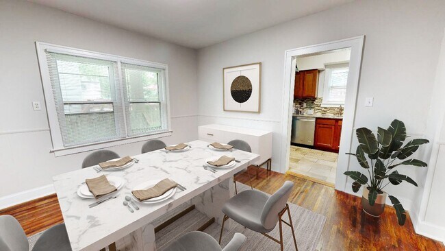 Building Photo - Beautiful 3 bedroom Clintonville home avai...