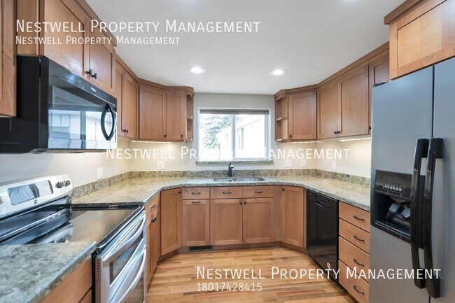 Foto del edificio - Amazing 4-Bed Rambler in Sandy!