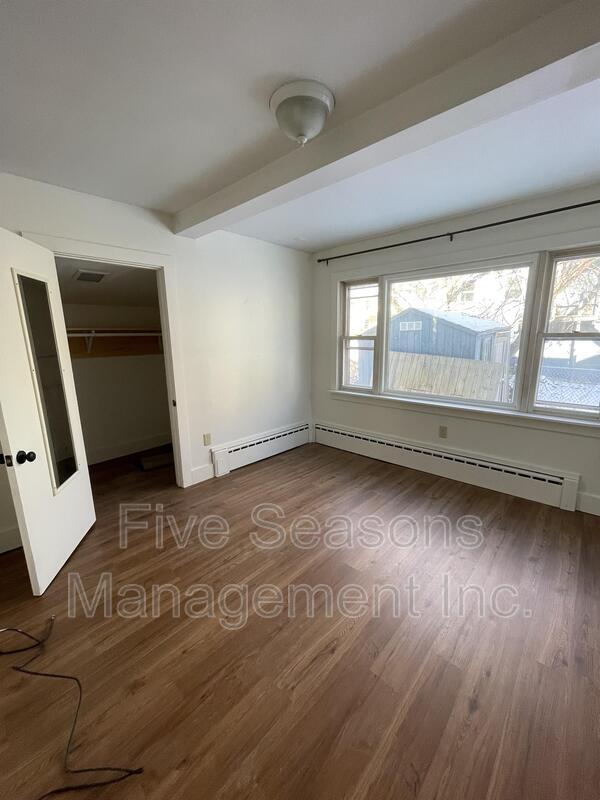 Building Photo - 7 Champlain Pl