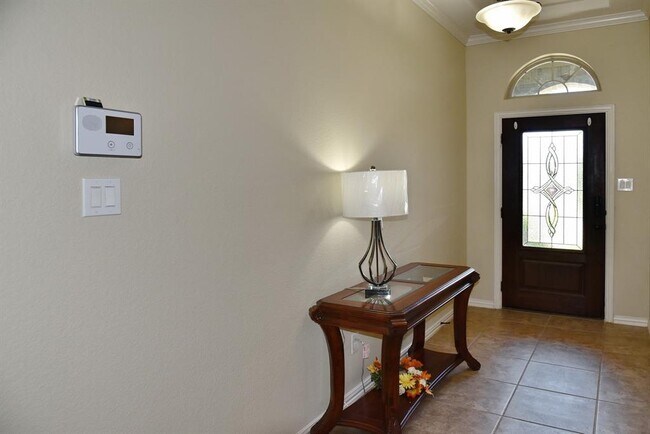 Foto del edificio - 2229 Maple Point Dr N
