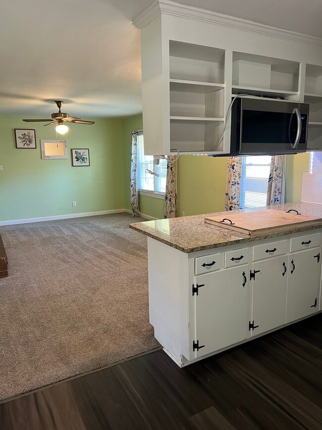 Building Photo - 418 Starke Dr