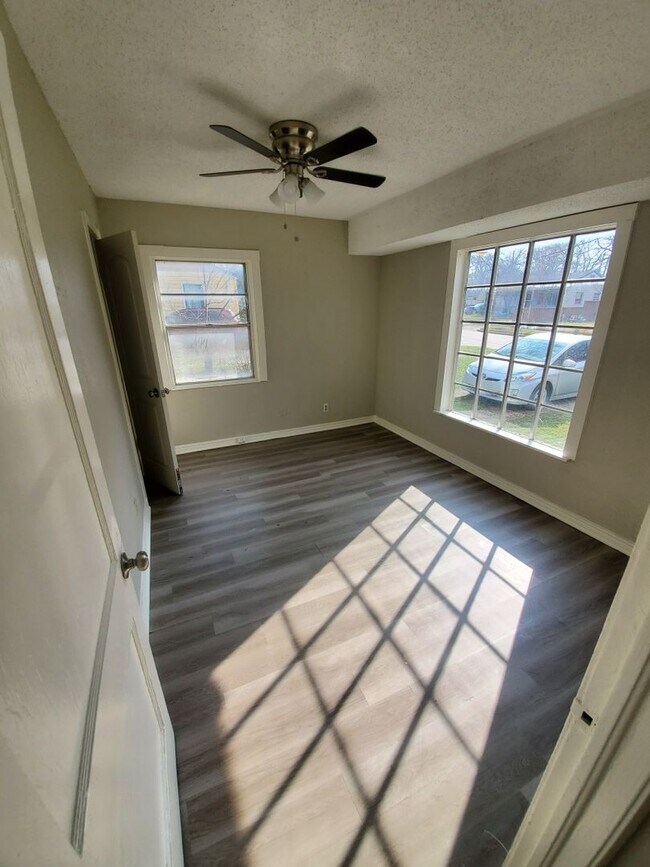 Building Photo - Ready to move in.....