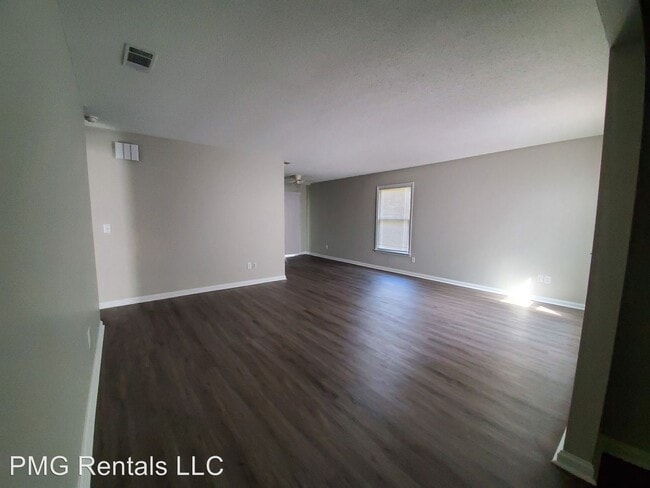 Building Photo - 2 br, 2 bath Room For Rent - 17 Sagebrush