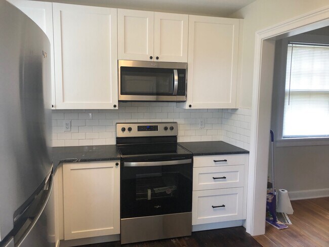 Foto del edificio - 2118 Clover Rd
