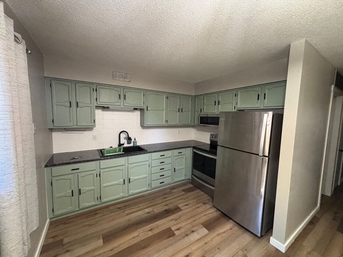 Primary Photo - 2 Bedroom Duplex in Council Bluffs – Updat...