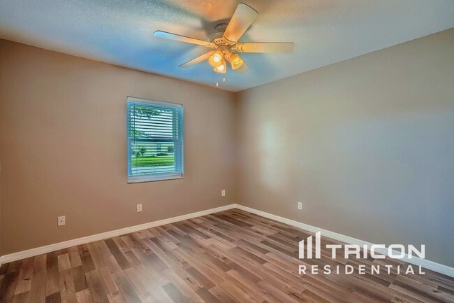 Building Photo - 7841 Shadow Run Dr
