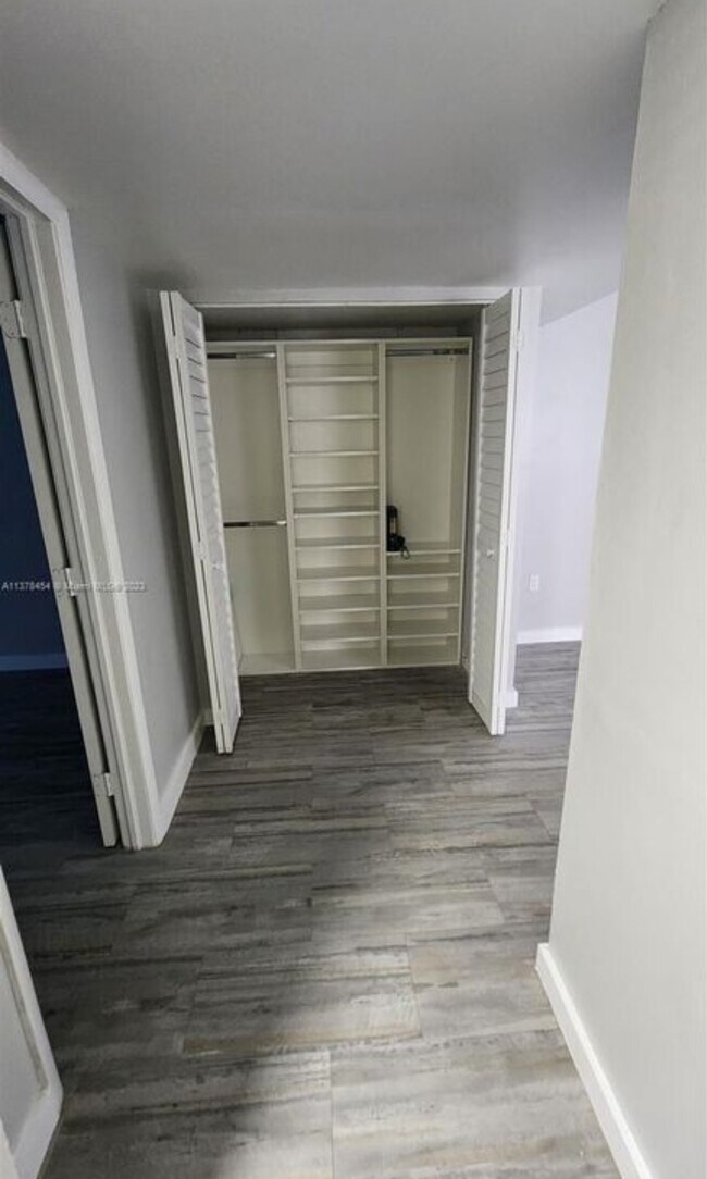 Foto del edificio - 1467 SW 3rd St